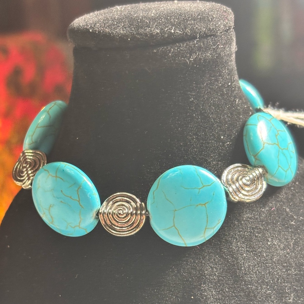 Handmade Turquoise Stretch Bracelet - Picture 8 of 9